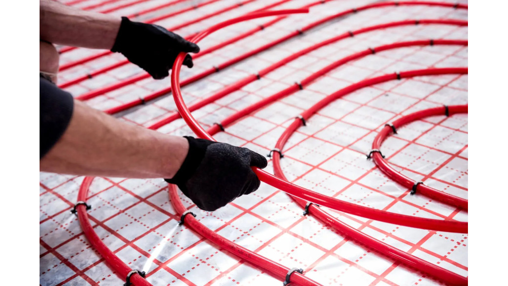 Wodne ogrzewanie podłogowe – wszystko, co musisz wiedzieć przed instalacją