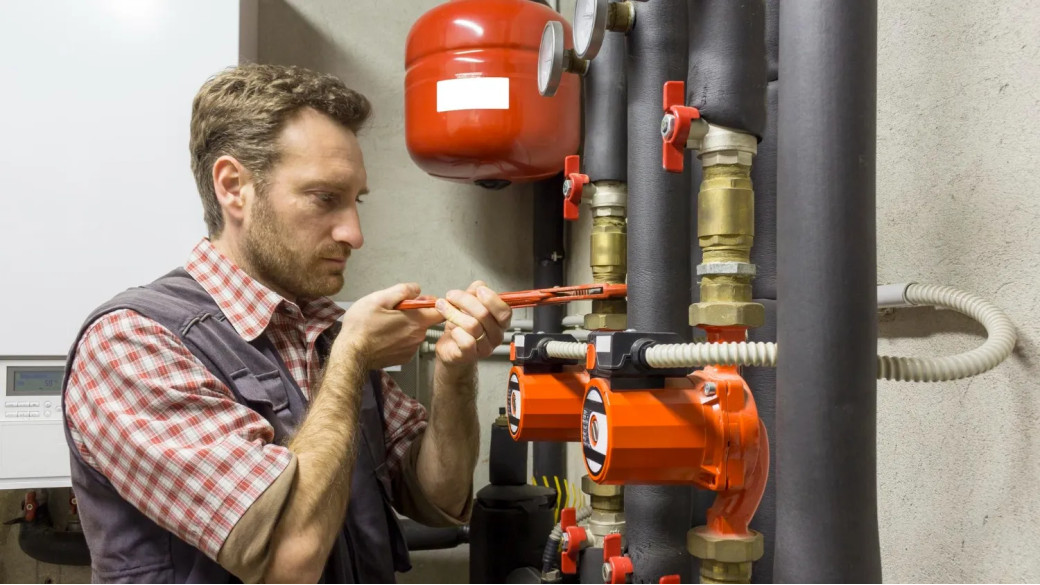 Jak poprawnie dobrać pompę obiegową do małej instalacji grzewczej?